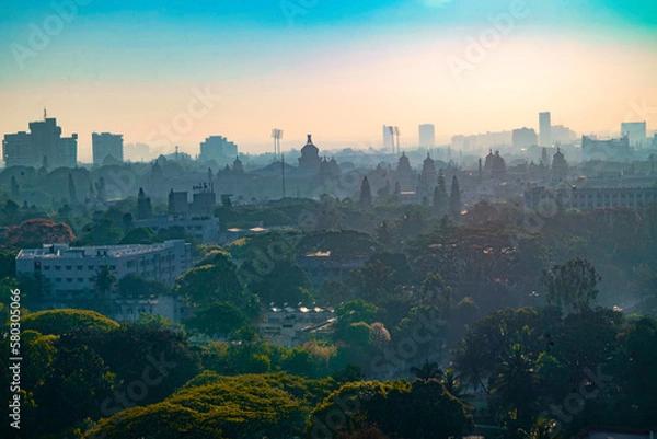 Fototapeta The Bangalore skyline is defined by a mix of modern and traditional architecture, reflecting the city's blend of ancient and contemporary cultures. 