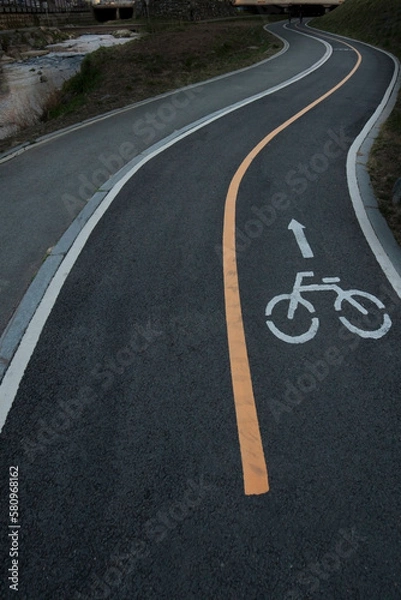 Obraz 자전거 전용도로가 있는 천변길