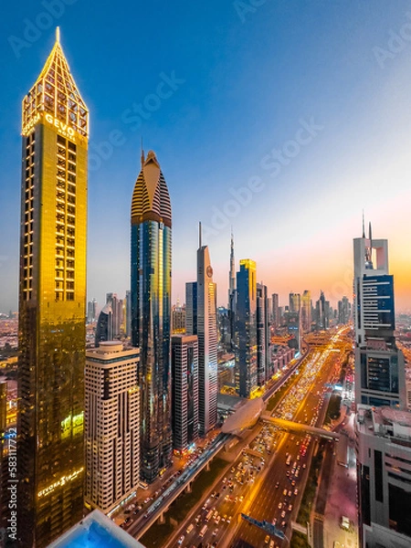Obraz View of Sheikh Zayed Road at sunset in Dubai Downtown Financial center, UAE
