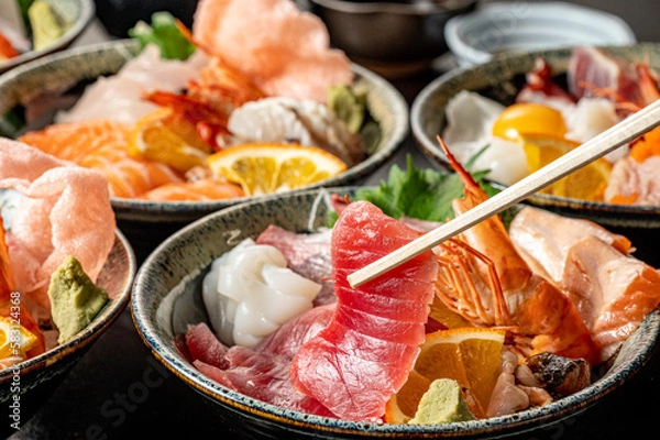 Obraz 新鮮な魚介がのった海鮮丼