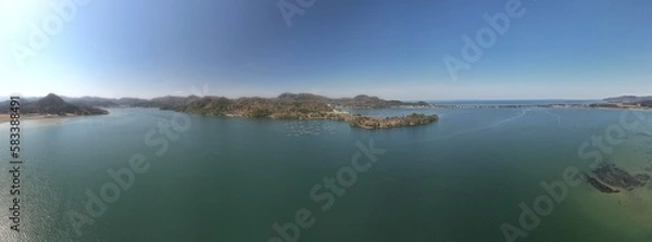 Obraz 山陰海岸国立公園　牡蠣だなと大明神岬　ドローン空撮