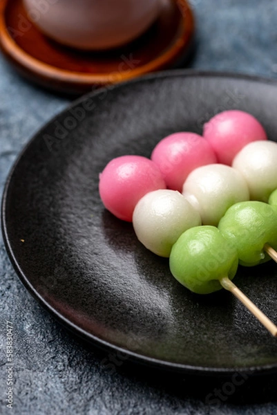 Fototapeta 三色団子　日本の甘味