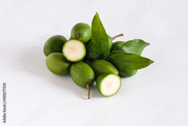 Fototapeta kedondong or ambarella is a tropical fruit. this fruit usually used in salad fruit or rujak and juice