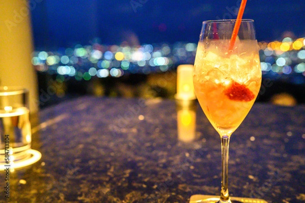 Fototapeta 夜景とカクテル