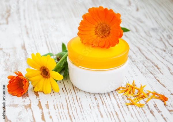 Obraz Face cream and calendula flowers