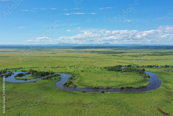 Obraz 夏の釧路湿原, 釧路川, 雌阿寒岳, 雄阿寒岳, ドローン空撮