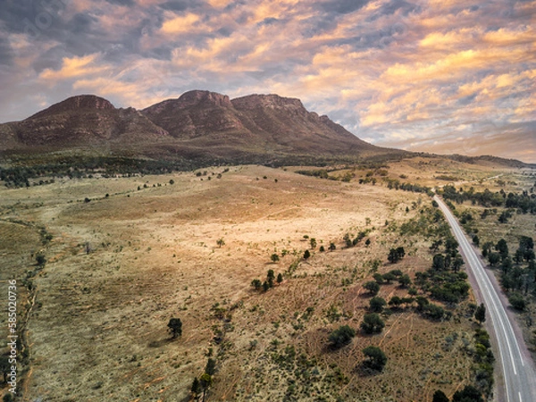 Obraz Aerial view of Wilpena Pound in the Flinders Ranges, South Australia