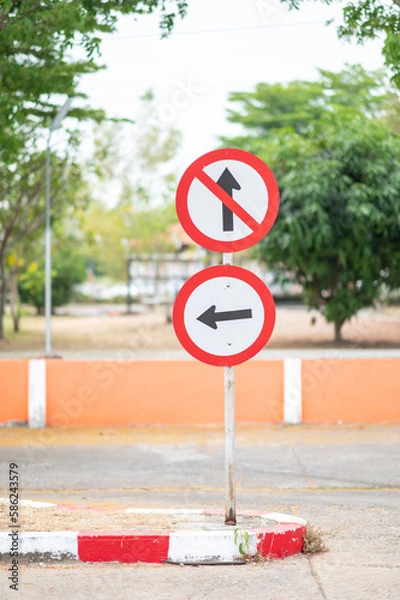 Fototapeta traffic sign do not go straight