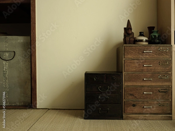 Obraz 古い日本のアパート　和室　家具　廃墟　懐古的な