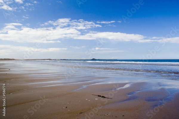 Fototapeta piękne widoki na bezludną plażę Ross Sands w kierunku lindisf