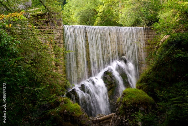 Obraz Wasserfall im Wald