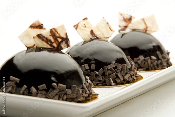 Obraz chocolate cake isolated on white