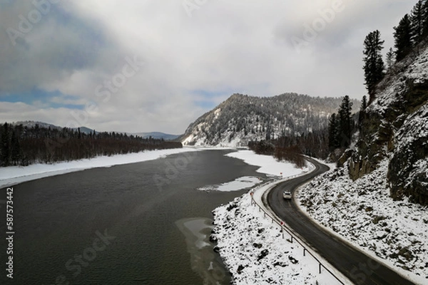 Obraz Road next to river