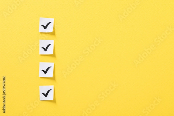 Obraz concept that expresses a checklist using post-it