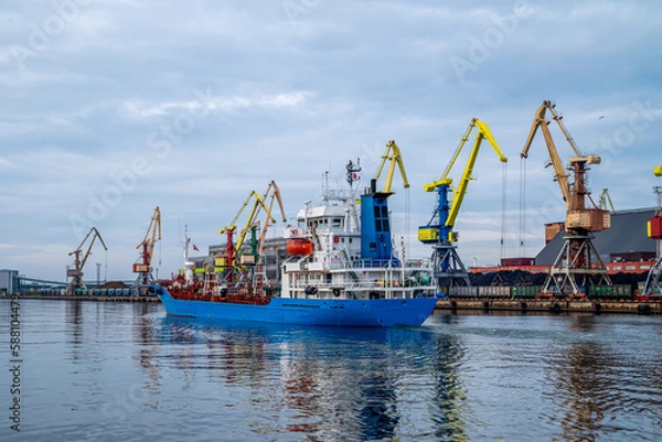 Obraz cranes in port