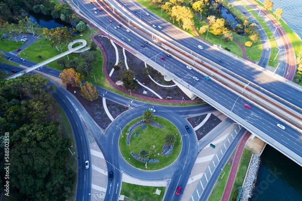 Fototapeta view of the traffic in the city centre of perth, aerial view over the point lewis rotary and the mitchell freeway, perth, western australia, australia, ozeanien 