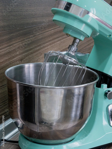 Obraz green food processor on the kitchen table