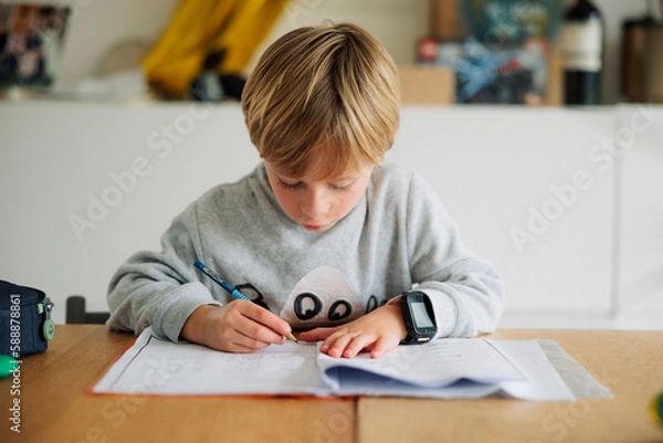 Obraz enfant faisant ses devoirs
