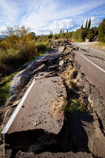 Obraz Strada crollata