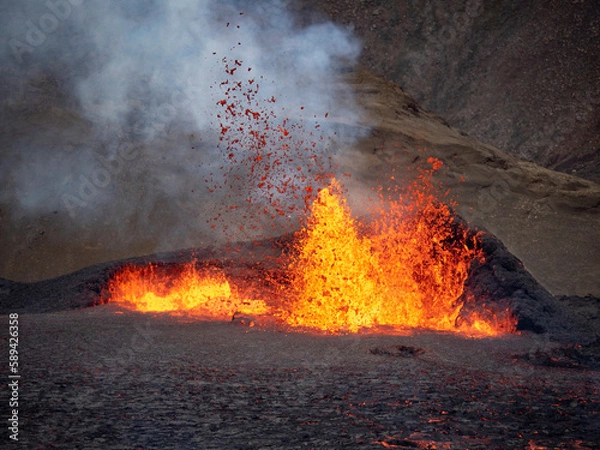 Fototapeta Volcano eruption  in Mt. Fagradalsfjall August 2022
