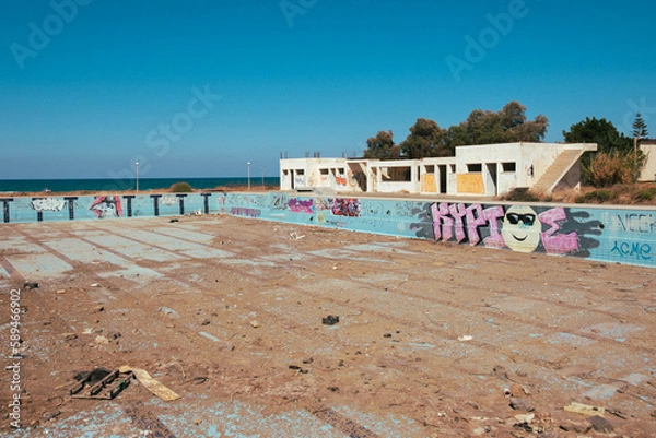 Obraz Abandoned Pool, Crete