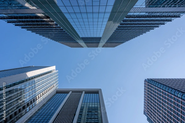 Obraz ビル群と青空を見上げた写真