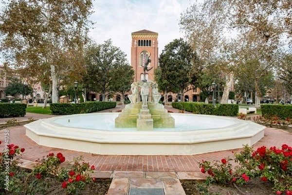 Fototapeta Sunny view of the Bovard Aministration, Auditorium of the University of Southern California