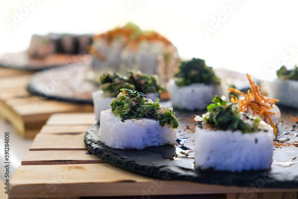 Obraz piezas de sushi comida peruana japonesa