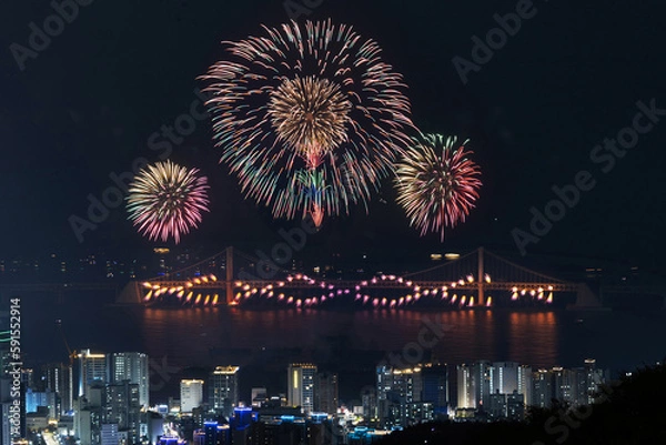Fototapeta A fireworks event is being held in Gwangalli, Busan, in hopes of holding the 2030 Expo