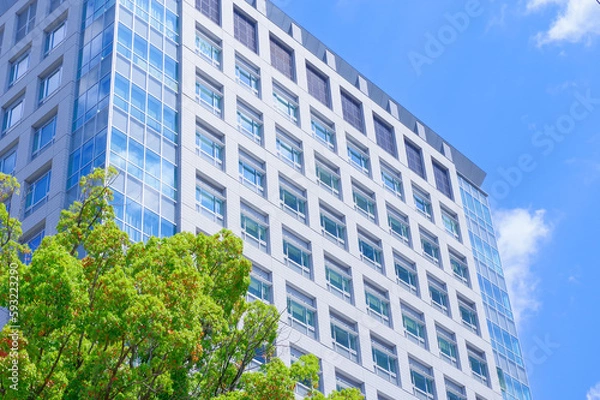 Fototapeta オフィス街のビルと青空