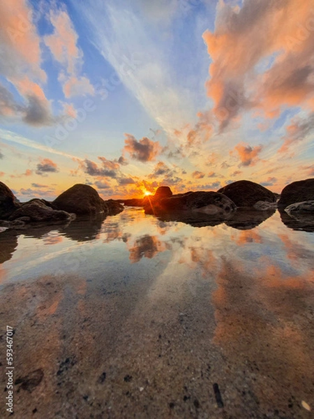 Obraz Sunrise at the beach with reflection