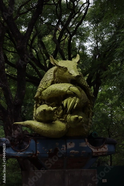 Fototapeta Armadillo Statue