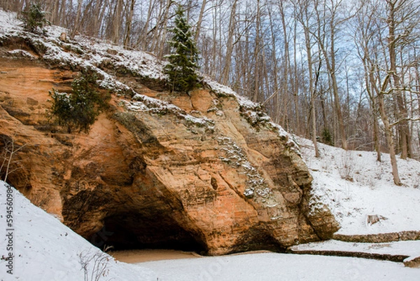 Fototapeta Gutmana Cave, cliff, Sigulda, Latvia