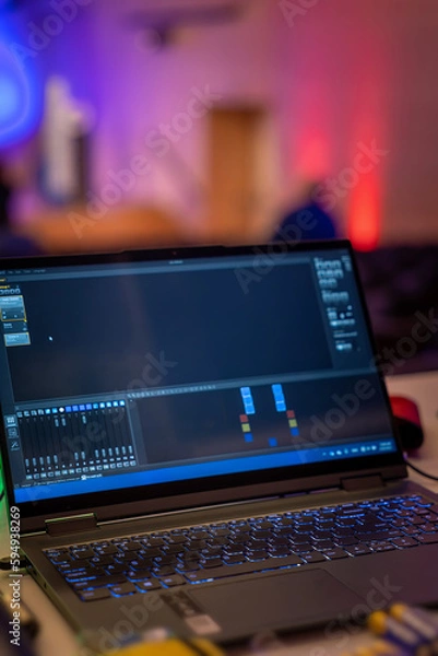 Obraz card on laptop computer