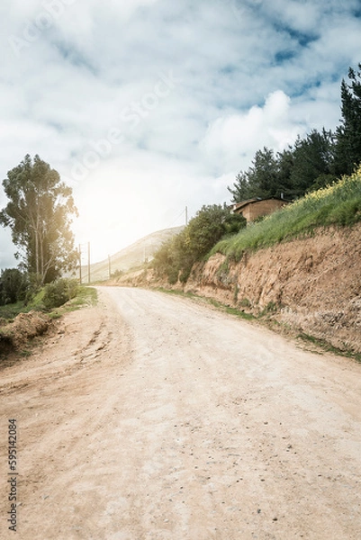Fototapeta carretera en la sierra peruana junto a un paisaje vacío, para usarse en fotomontajes de automóviles