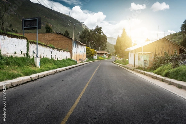 Fototapeta carretera en la sierra peruana junto a un paisaje vacío, para usarse en fotomontajes de automóviles