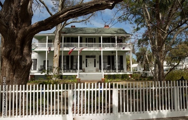 Obraz A southern mansion on Amelia Island, Florida.  It was built in 1885.