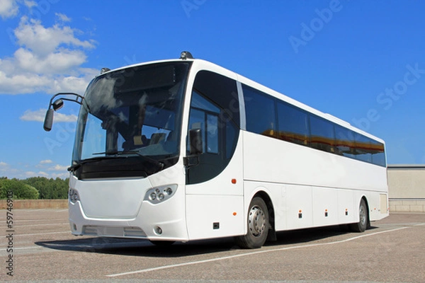 Obraz Biały autobus latem