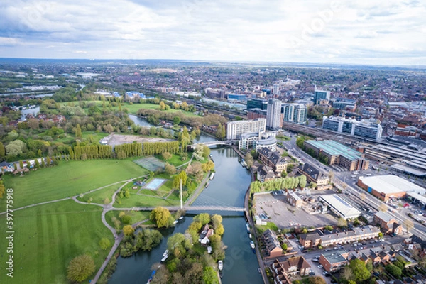 Fototapeta Beautiful View of the Caversham and River Thames, Reading, South England