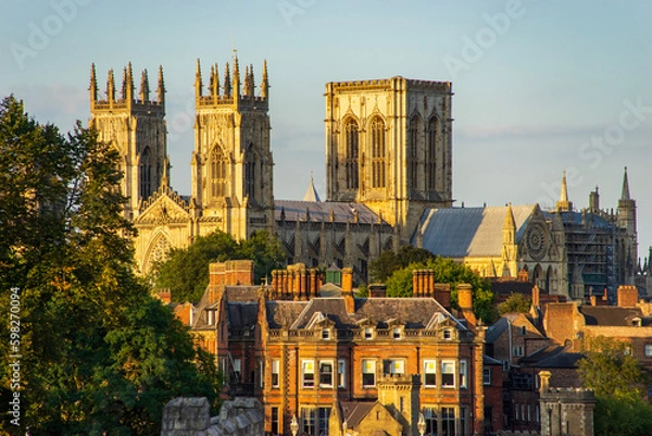 Obraz York Minster at sunset from the city wall. Cathedral and Metropolitical Church of Saint Peter in York. England, Great Britain, United Kingdom. 