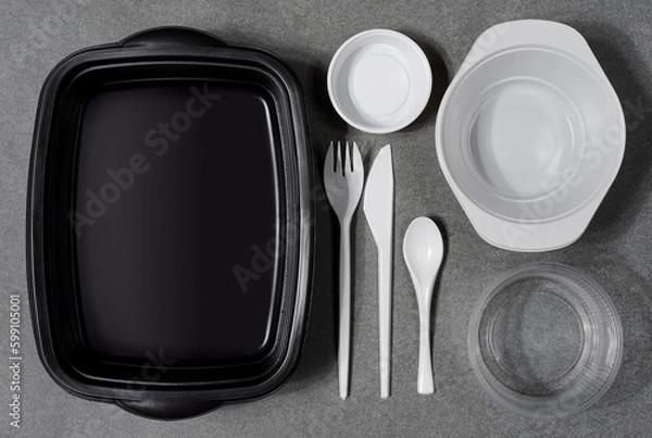 Obraz Einweg Lebensmittel Verpackung Behälter Teller Besteck für Menue Essen und Gastronomie Take Away