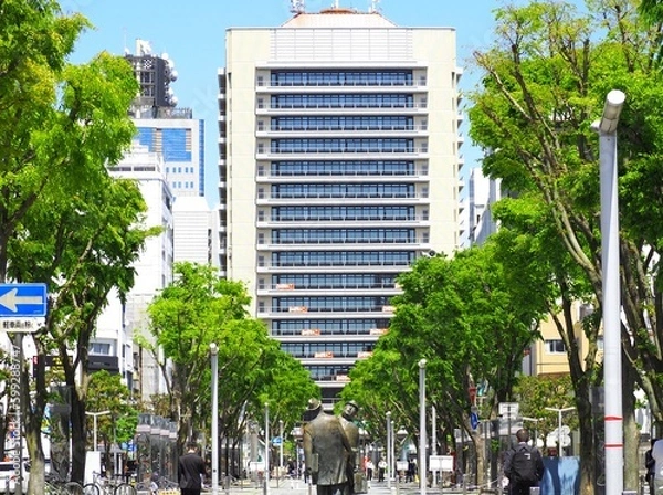 Fototapeta 【静岡市】青葉通りから見た静岡市役所