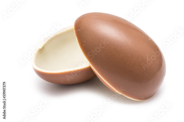 Obraz Pół Mleka Czekoladowe Jajko Na Białym Tle