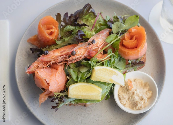 Obraz shrimps and salmon with lemon