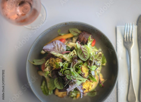 Obraz stir-fried vegetables with falafel