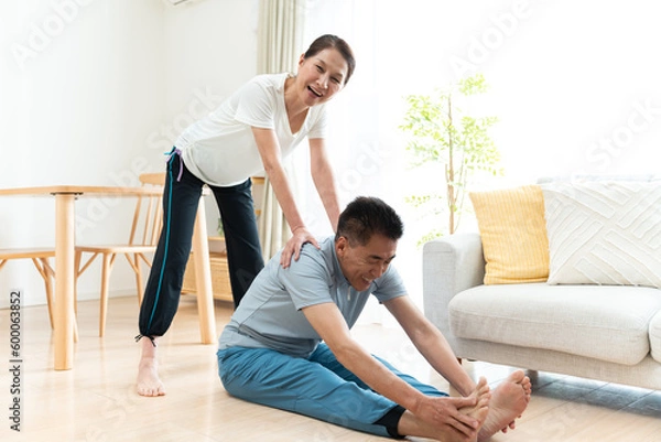 Obraz ストレッチをする夫婦
