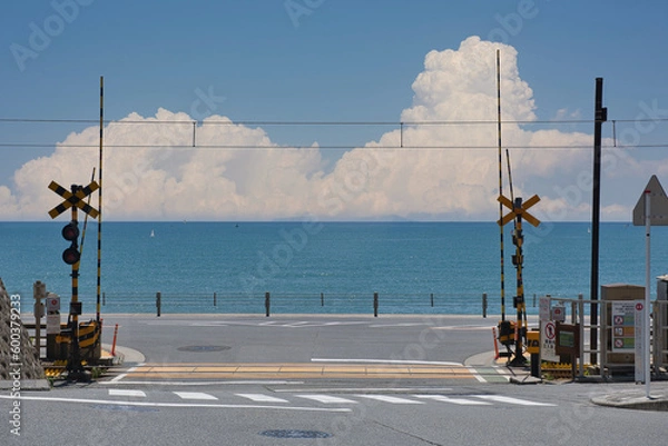 Obraz 江ノ電　鎌倉高校前の踏切