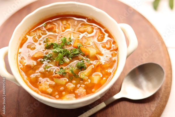 Fototapeta レンズ豆と野菜のミネストローネ風スープ