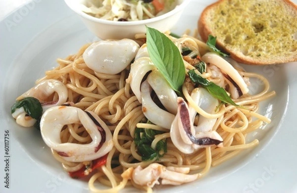 Obraz squids spaghetti basil sauce