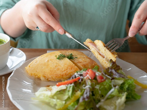 Obraz モーニングを食べる光景